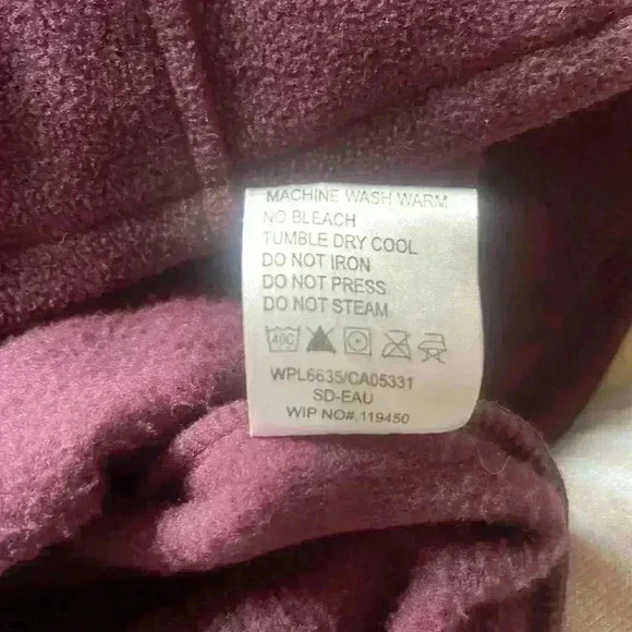 Woolrich Full Zip Fleece Vest, Dark Wineberry, Size Small - Picture 6 of 6